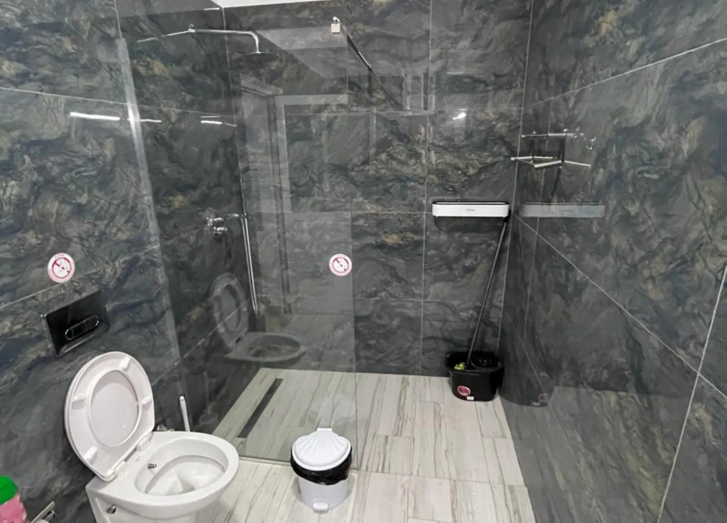 Traceys 3 Apartments Borsh