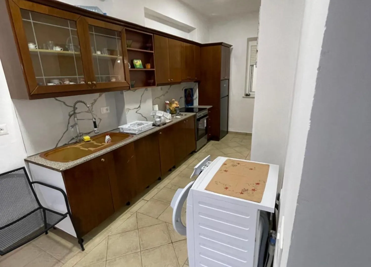 Traceys 3 Apartments Borsh