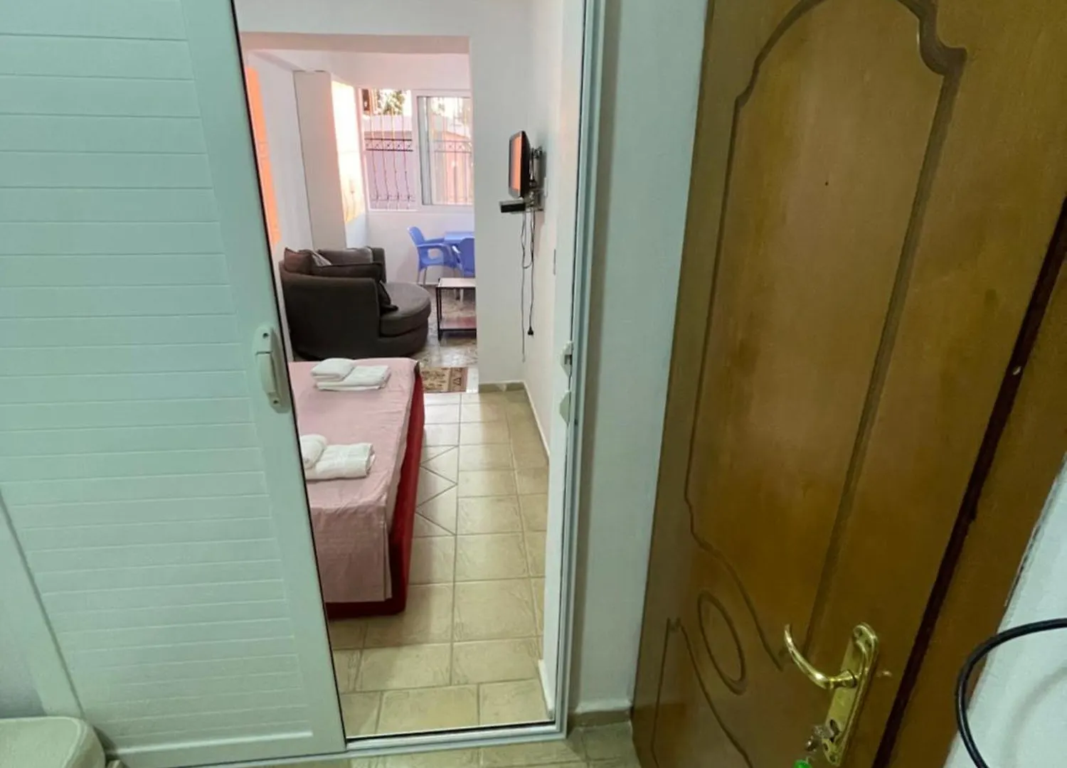 Traceys 3 Apartments Borsh