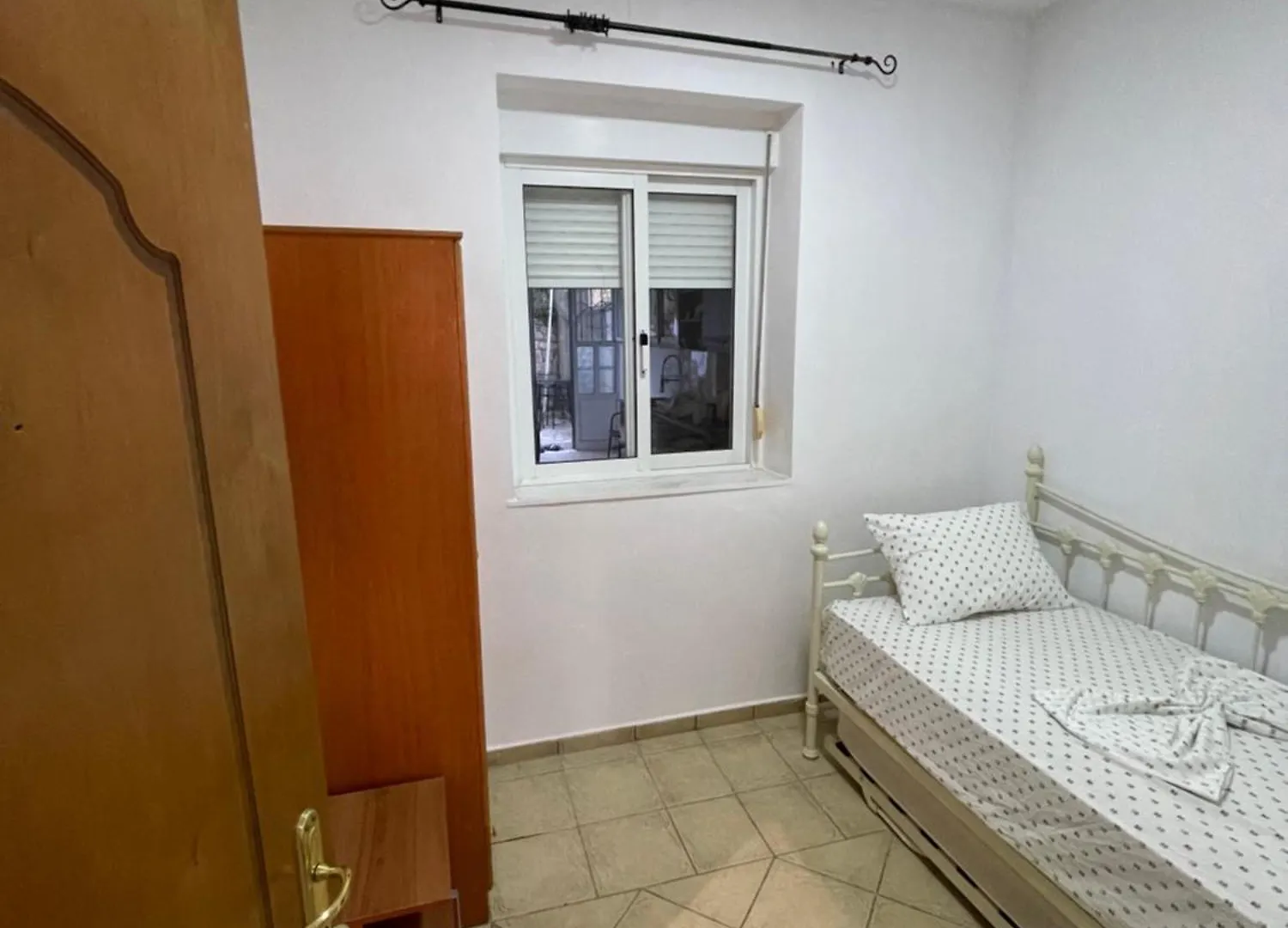 Traceys 3 Apartments Borsh