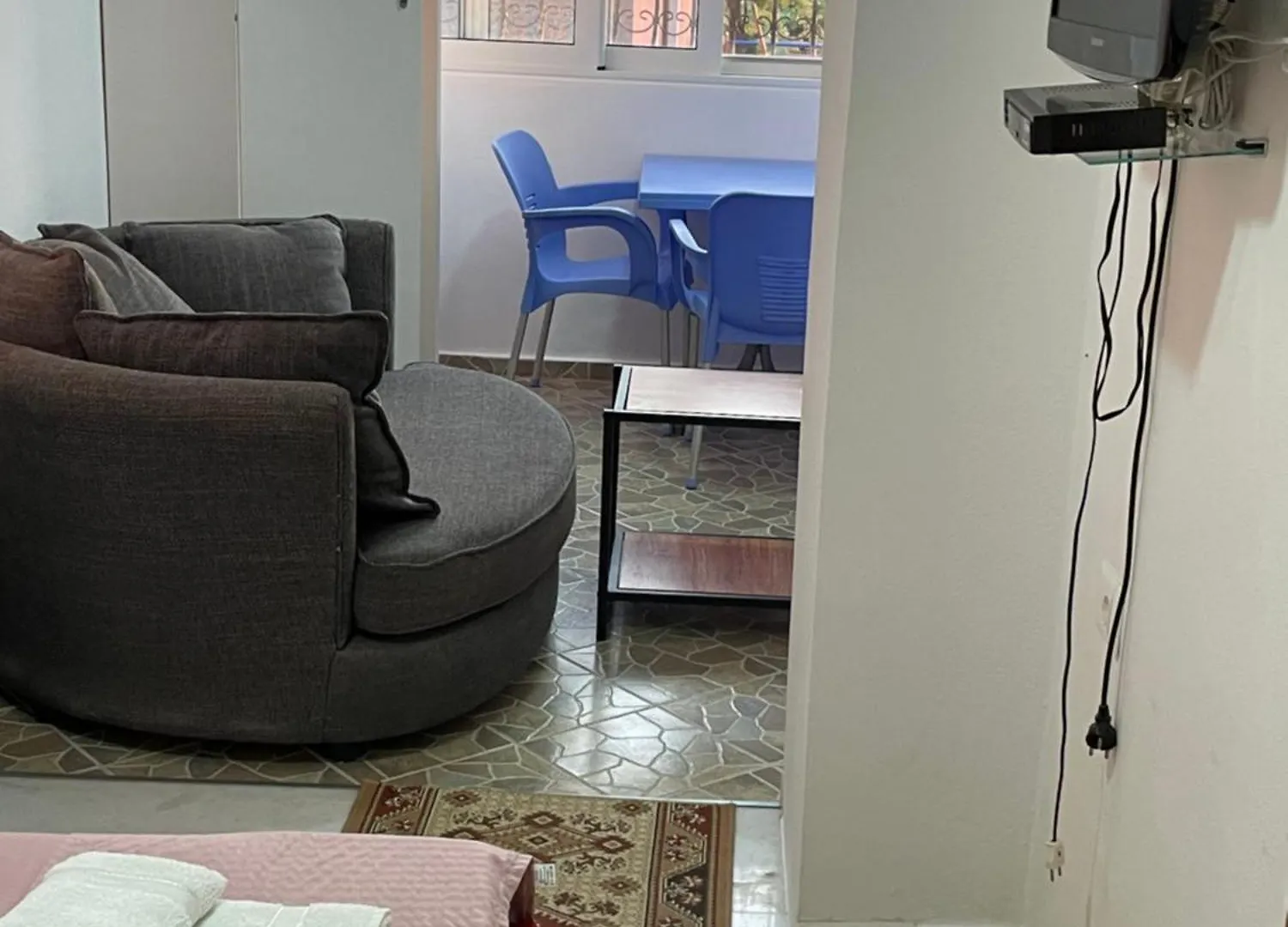 Traceys 3 Apartments Borsh